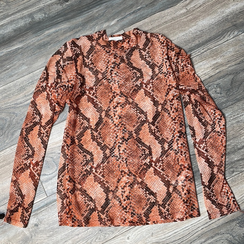Snake mesh top